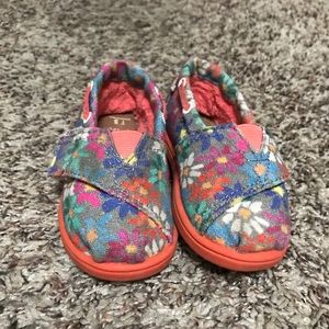 Toms floral children’s slip on, T5